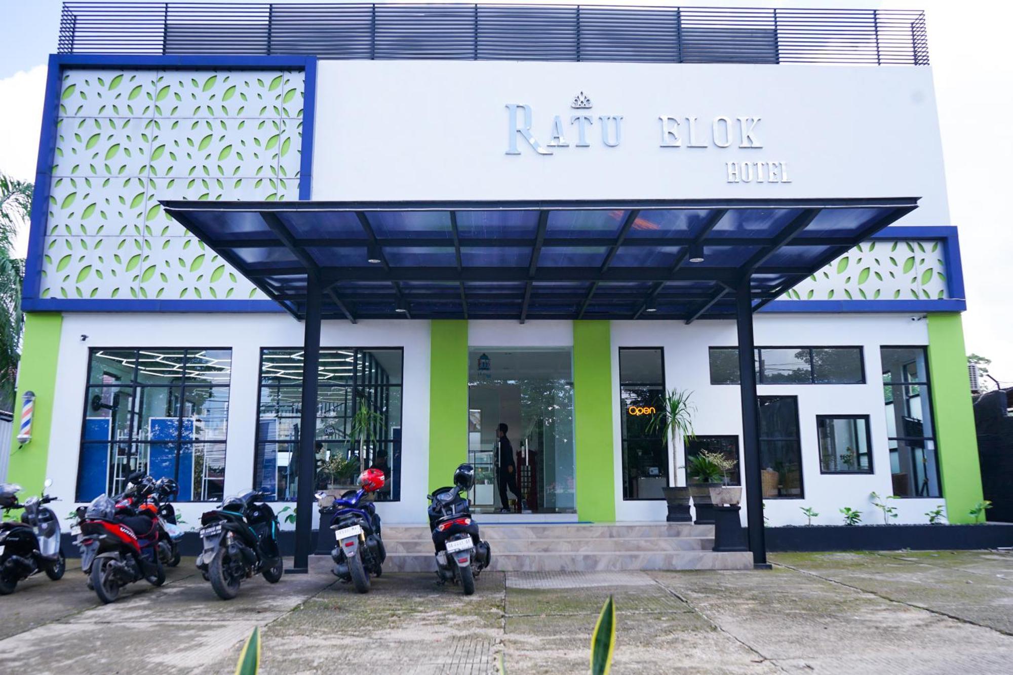 Urbanview Hotel Ratu Elok Syariah Banjarbaru By Reddoorz Martapura  Exterior foto